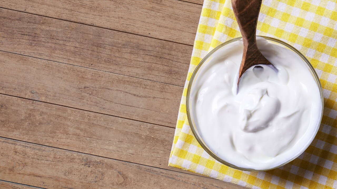 Iogurte Natural de Leite de Cabra:  7 Motivos para Incluir na Dieta